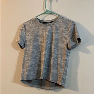 Spyder Active Gray Camo Short Sleeve Crop Tee